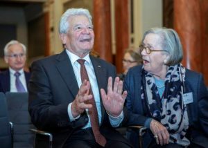 Verleihung Barbara-Schadeberg-Preis - Joachim Gauck und Barbara Schadeberg