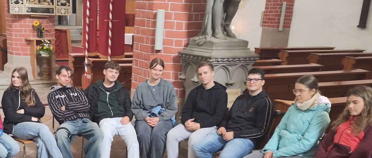 Kirche und Schule - Jugendliche in der Kirche